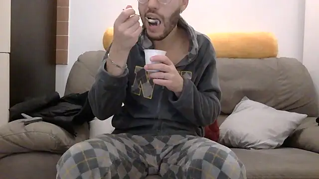 Amicisegreti online show from 02-07-26, 06:21