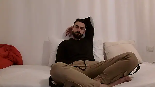 Amicisegreti online show from 03-27-26, 05:47