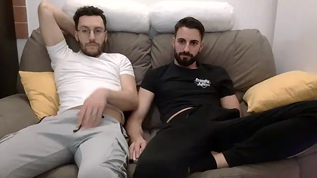 Amicisegreti online show from 03-25-26, 09:24