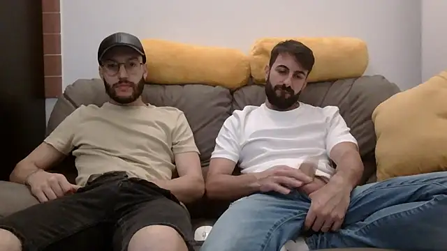 Amicisegreti online show from 04-11-26, 07:39