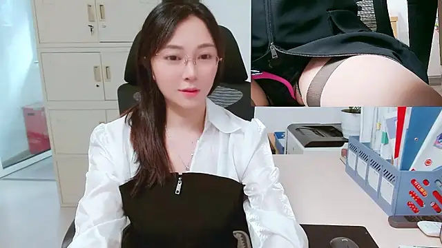 OL-Lily online show from 10-15-25, 01:37