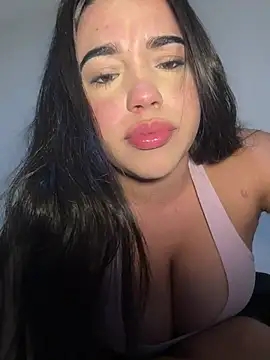 Snapshot of SofiaWildee chatting on 02-16-26, 05:39 SofiaWildee online show from 02-16-26, 05:39