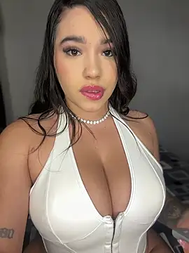 Snapshot of SofiaWildee chatting on 03-01-26, 02:00 SofiaWildee online show from 03-01-26, 02:00