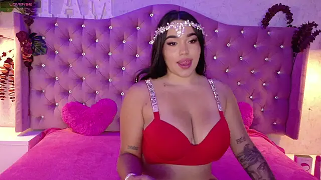 Snapshot of SofiaWildee chatting on 09-10-25, 11:48 SofiaWildee online show from 09-10-25, 11:48
