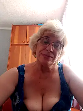 Snapshot of 52MiaLove02 chatting on 07-06-26, 03:03 52MiaLove02 online show from 07-06-26, 03:03