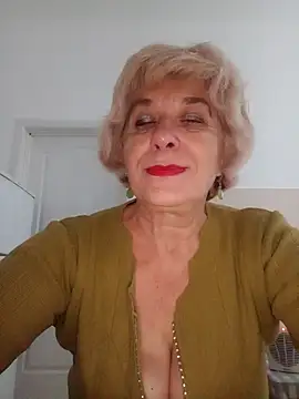 52MiaLove02 online show from 10-20-25, 04:47