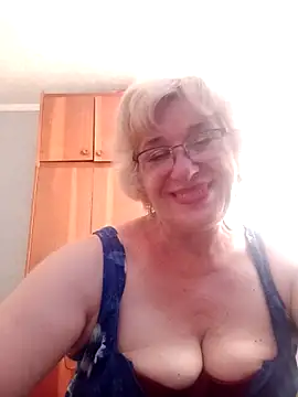 Snapshot of 52MiaLove02 chatting on 06-30-26, 04:51 52MiaLove02 online show from 06-30-26, 04:51
