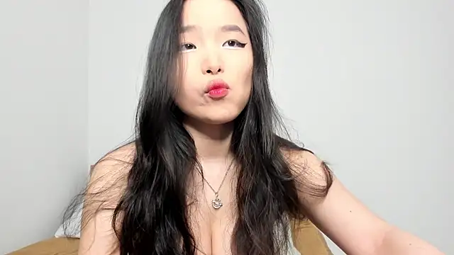 Soyun Mia online show from 04-26-26, 01:41