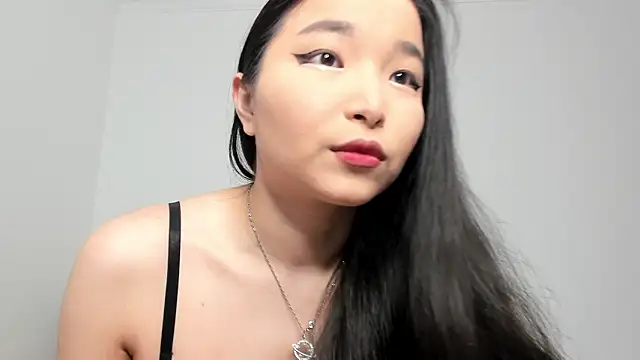 Snapshot of Soyun_Mia chatting on 05-17-26, 01:22 Soyun Mia online show from 05-17-26, 01:22