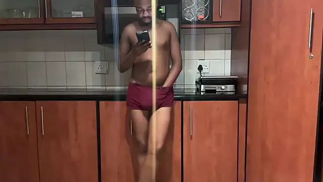 Snapshot of Cianda24 chatting on 03-08-26, 11:52 Cianda24 online show from 03-08-26, 11:52