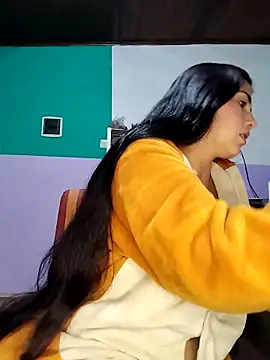 Snapshot of kariciasecreta chatting on 04-28-26, 09:35 kariciasecreta online show from 04-28-26, 09:35