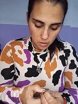 Snapshot of kariciasecreta chatting on 05-18-26, 02:23 kariciasecreta online show from 05-18-26, 02:23