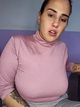 Snapshot of kariciasecreta chatting on 05-31-26, 02:39 kariciasecreta online show from 05-31-26, 02:39