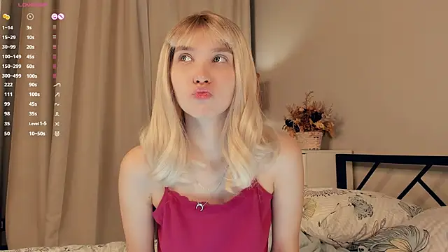 ErinBissonnette online show from 11-08-25, 07:39