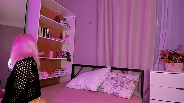 ErinBissonnette online show from 03-28-26, 07:04