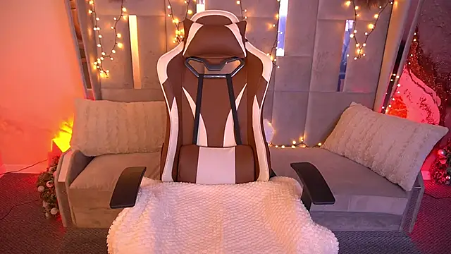 LioraFox online show from 02-12-26, 10:53