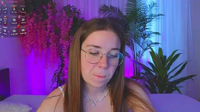 Snapshot of KarenGibbs chatting on 05-16-26, 06:34 KarenGibbs online show from 05-16-26, 06:34