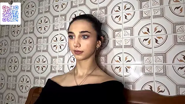 LinaMour online show from 11-30-25, 10:21