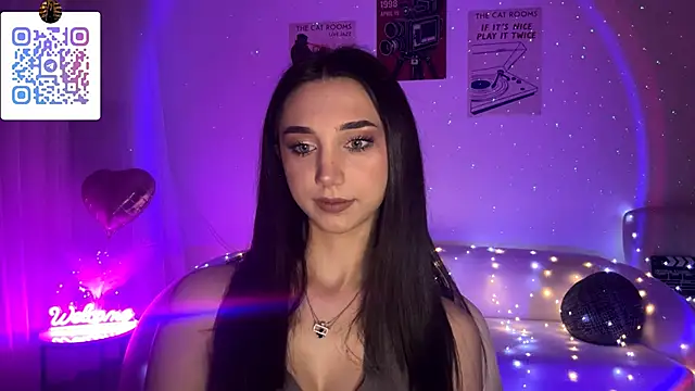 Snapshot of LinaMour chatting on 04-22-26, 10:27 LinaMour online show from 04-22-26, 10:27