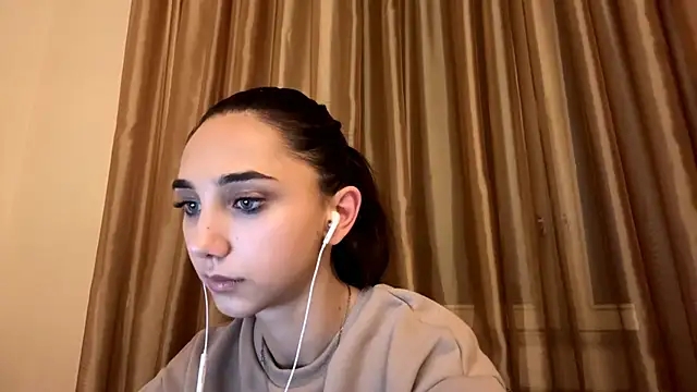 LinaMour online show from 09-26-25, 11:22