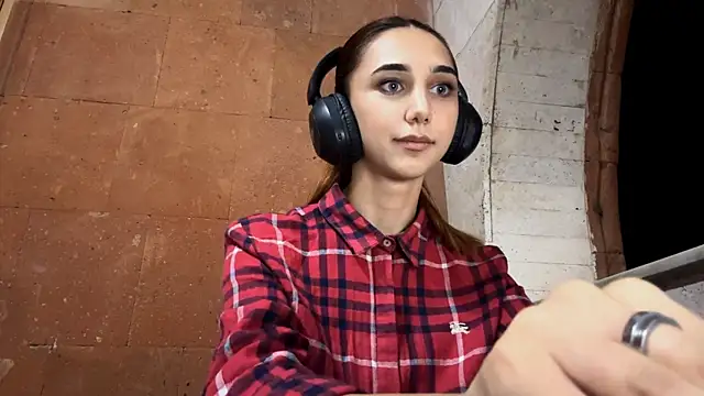 LinaMour online show from 09-10-25, 09:58