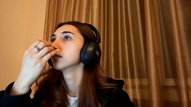 LinaMour online show from 09-14-25, 10:32