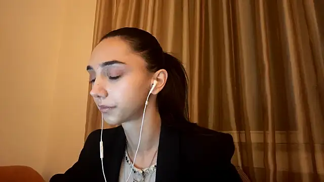 LinaMour online show from 09-24-25, 10:16