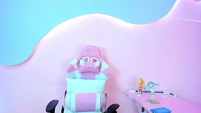 SkylerBloomm online show from 01-07-26, 02:38