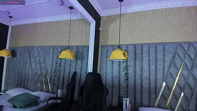 SkylerBloomm online show from 04-18-26, 05:10