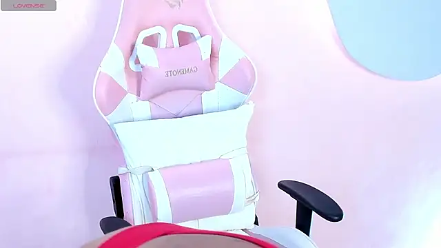 SkylerBloomm online show from 11-15-25, 03:21