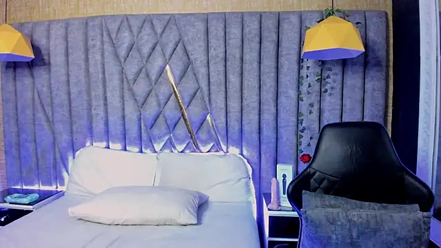 SkylerBloomm online show from 03-06-26, 03:56