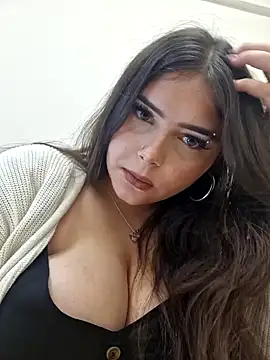 Snapshot of KatieLace chatting on 09-11-25, 10:15 KatieLace online show from 09-11-25, 10:15