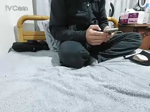 yazinyazin1 online show from 01-11-26, 03:19