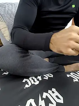 yazinyazin1 online show from 11-29-25, 11:21