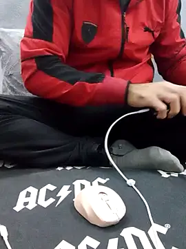 yazinyazin1 online show from 12-16-25, 06:12