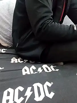 yazinyazin1 online show from 12-19-25, 05:32