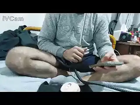 yazinyazin1 online show from 01-13-26, 09:41