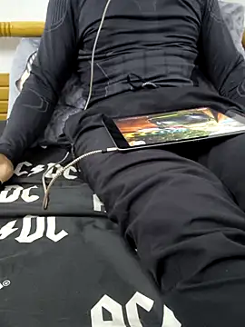 yazinyazin1 online show from 11-17-25, 06:23