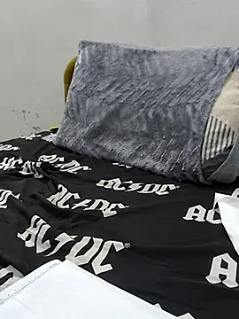 yazinyazin1 online show from 11-11-25, 01:11