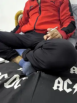 yazinyazin1 online show from 11-11-25, 10:47