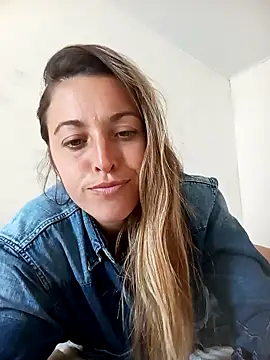 Snapshot of Heisi-Sex chatting on 09-15-25, 04:51 Heisi-Sex online show from 09-15-25, 04:51