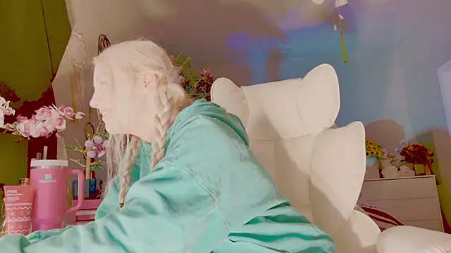 Talulaa online show from 03-08-26, 02:04