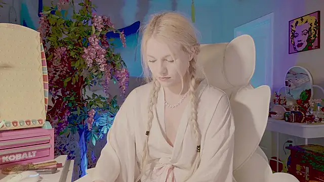 Talulaa online show from 04-19-26, 05:14