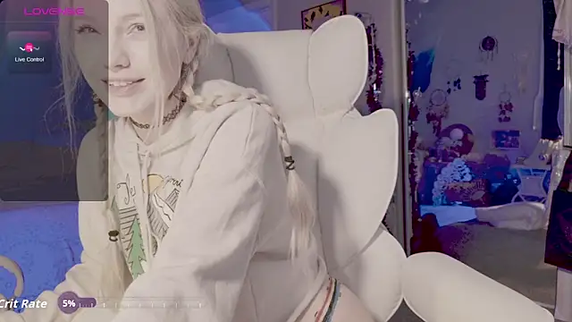 Snapshot of Talulaa chatting on 10-23-25, 06:17 Talulaa online show from 10-23-25, 06:17