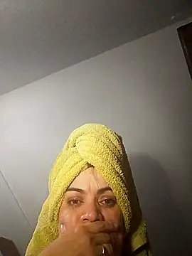 Snapshot of isabella931054 chatting on 09-19-25, 10:25 isabella931054 online show from 09-19-25, 10:25