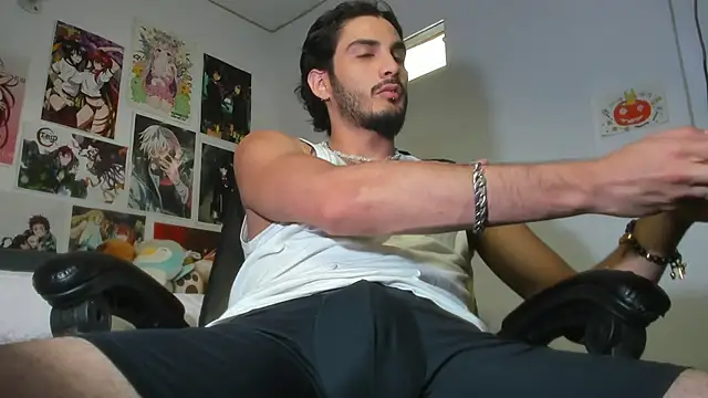 Snapshot of LovexJuxn_ chatting on 11-10-25, 12:54 LovexJuxn online show from 11-10-25, 12:54