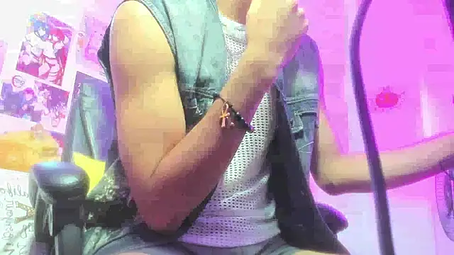 Snapshot of LovexJuxn_ chatting on 10-30-25, 12:58 LovexJuxn online show from 10-30-25, 12:58