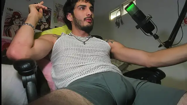 Snapshot of LovexJuxn_ chatting on 11-12-25, 12:20 LovexJuxn online show from 11-12-25, 12:20