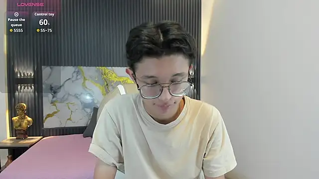 SantiagoRusso18 online show from 11-07-25, 07:07