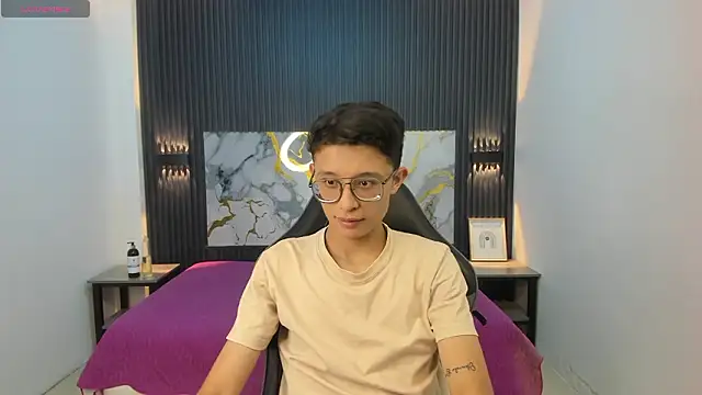 SantiagoRusso18 online show from 02-14-26, 07:36